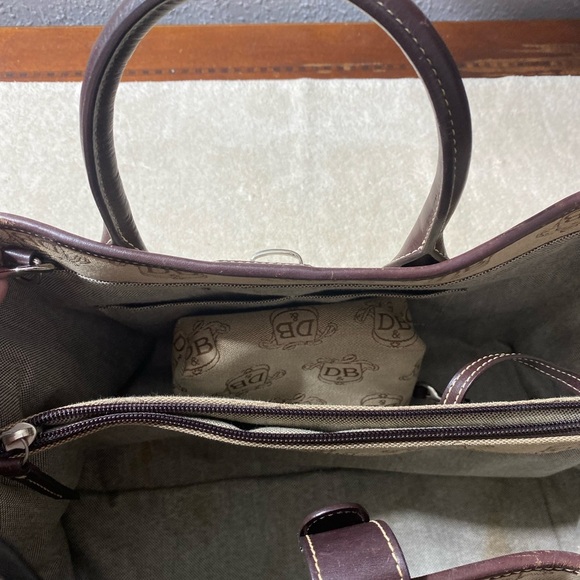 Dooney And Bourke purses and handbags leather Trim Tote + Glasses Case - Picture 4 of 6
